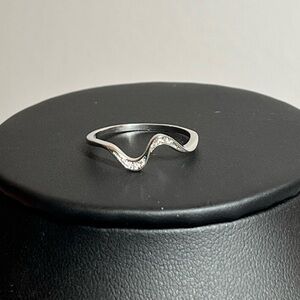 Sterling silver sparkle wave ring